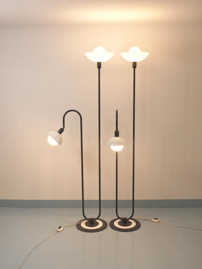 2 postmoderne Stehlampen im Memphis-Stil der 1980er-Jahre, Uplighter, Torchiere, Italien, 1980er-Jahre